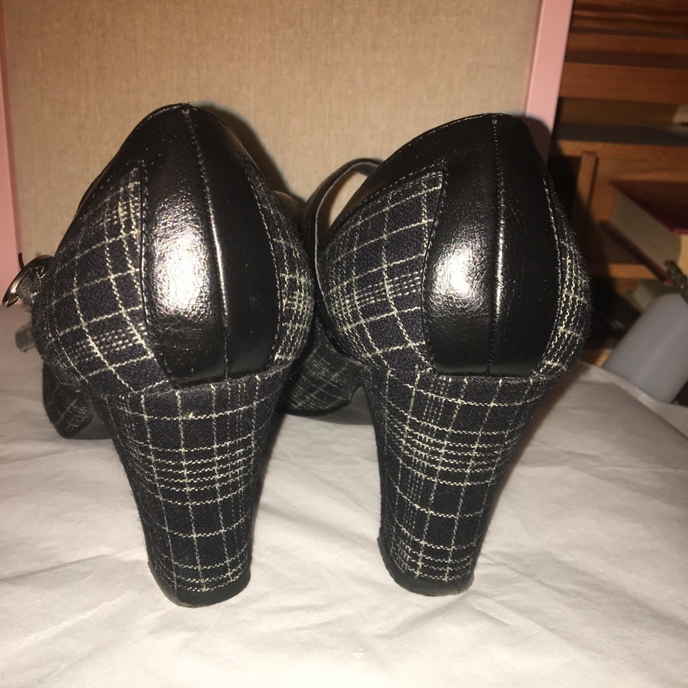 NEW Tweed Kicks! - Picture 4 of 5